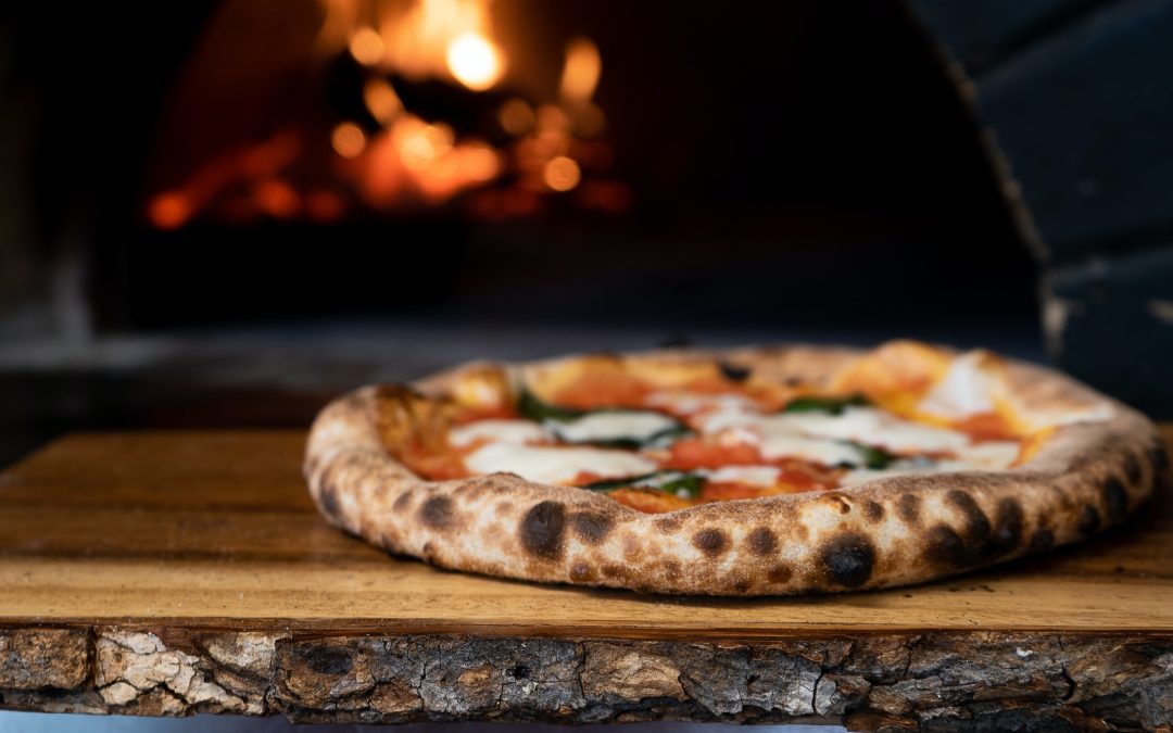 Our Top 9 Tips on How to Host an Epic Dinner Party, With Your Pizza Oven Being the Star of The Show